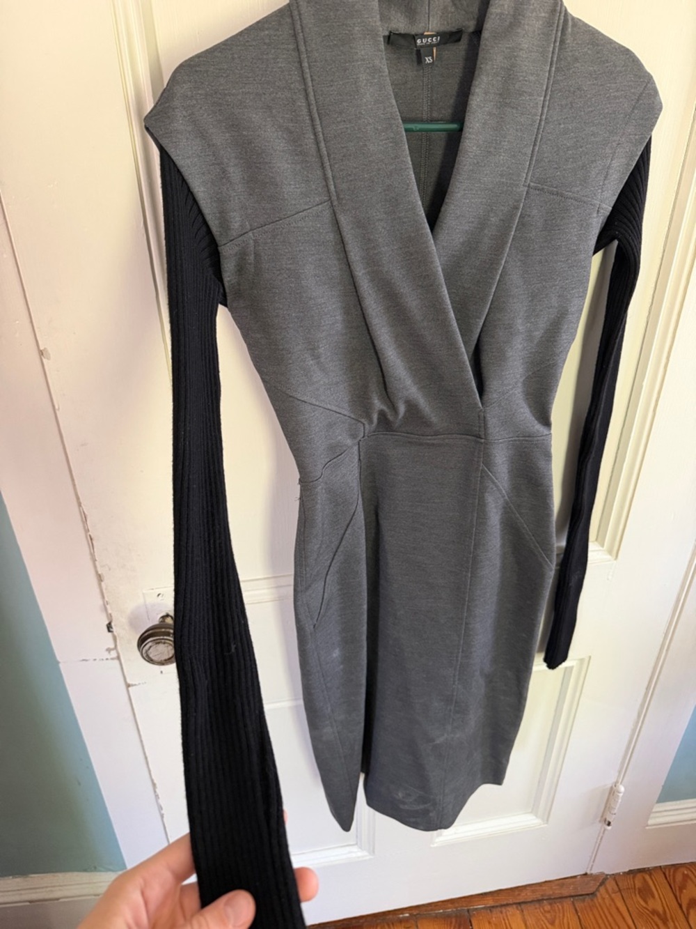 Gucci Gray Dress with Black Long Sleeves - Picture 3 of 10